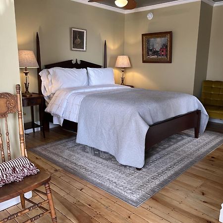 Surfside Inn Queensland Bagian luar foto